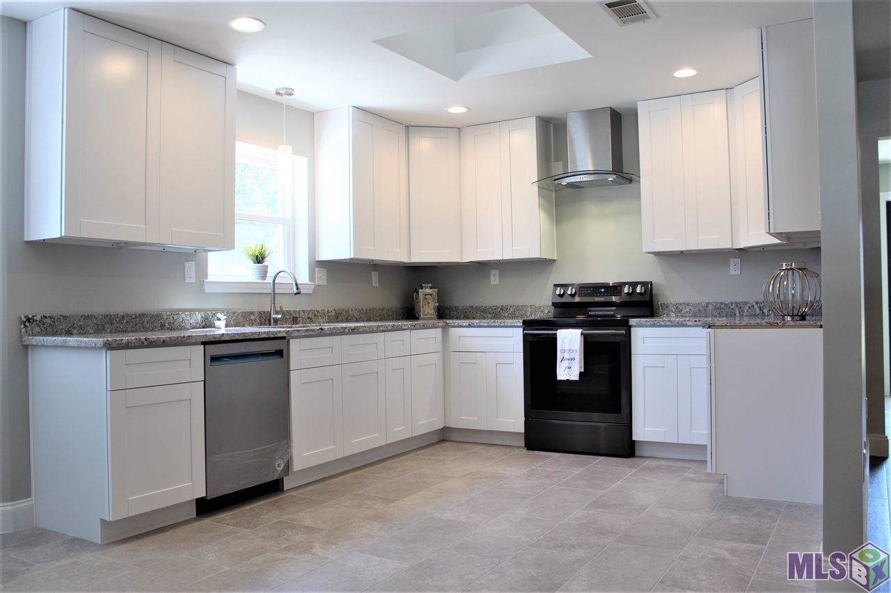 8555 Harold Dr - Photo 1
