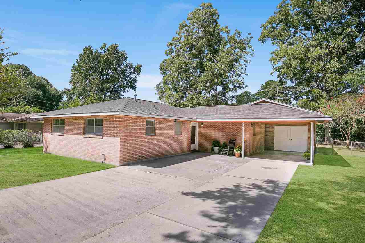 1055 Highland Park Dr - Photo 1