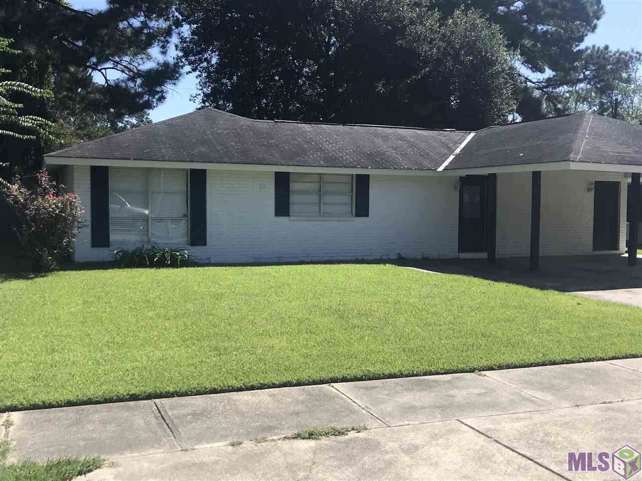 861 Versailles Dr - Photo 1