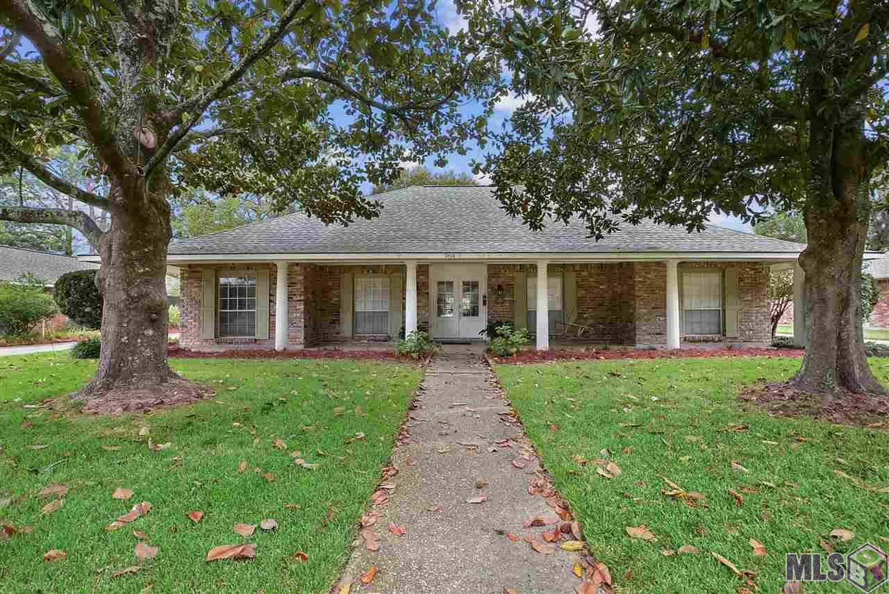 984 Sinclair Dr - Photo 1