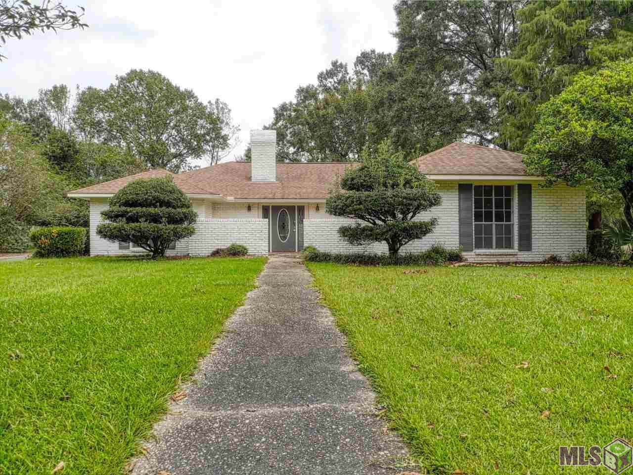 9965 Sheraton Ave - Photo 1