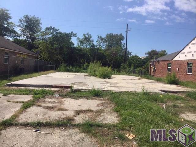 8040/8044 Skysail Ave - Photo 1