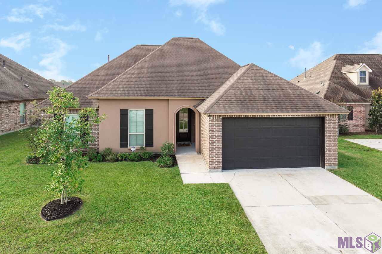 8912 Reserve Oak Ave - Photo 1