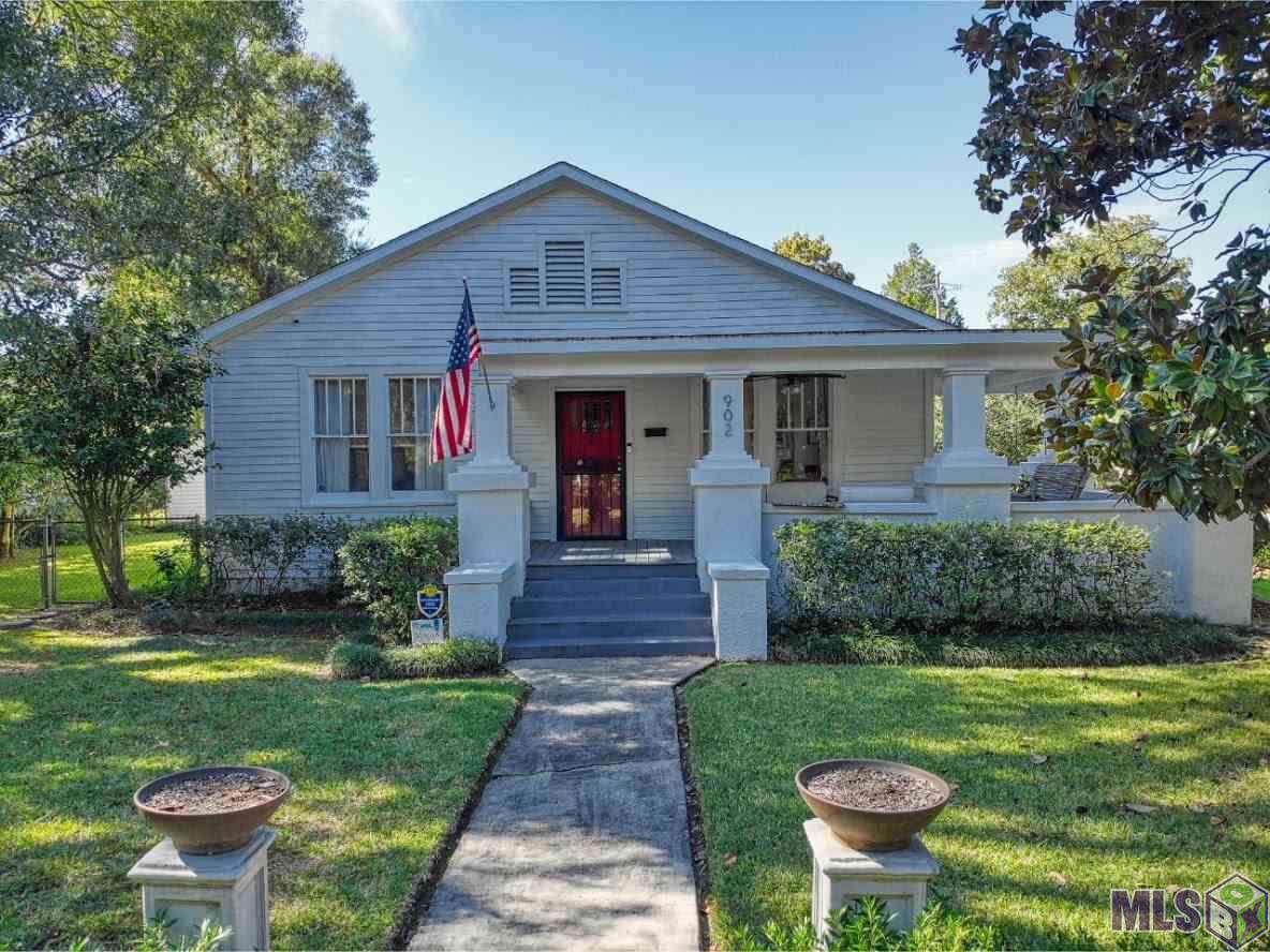 902 Park Blvd - Photo 1