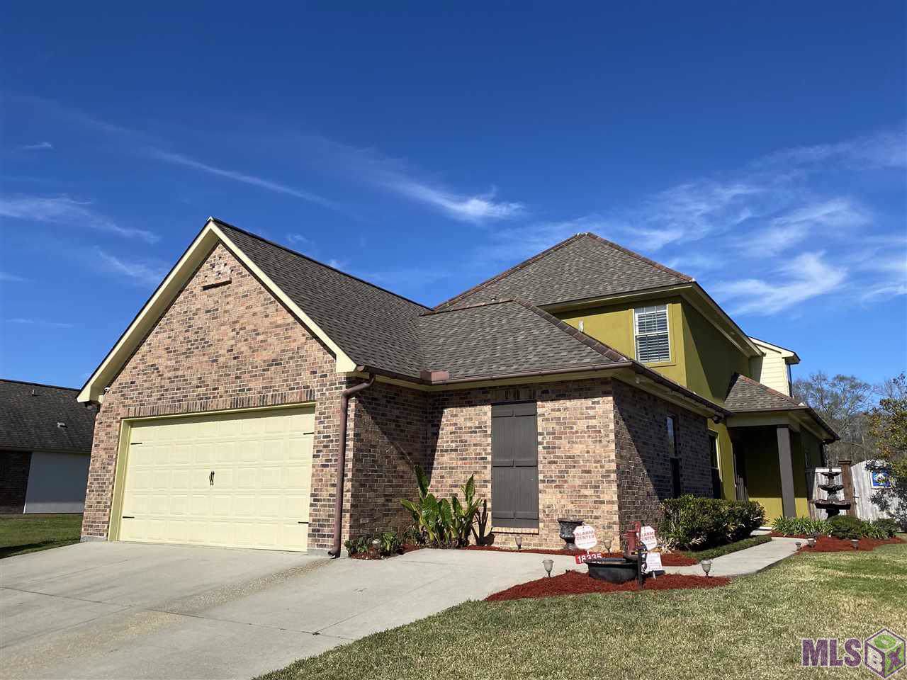 18335 Vis-A-Vis Ave - Photo 1