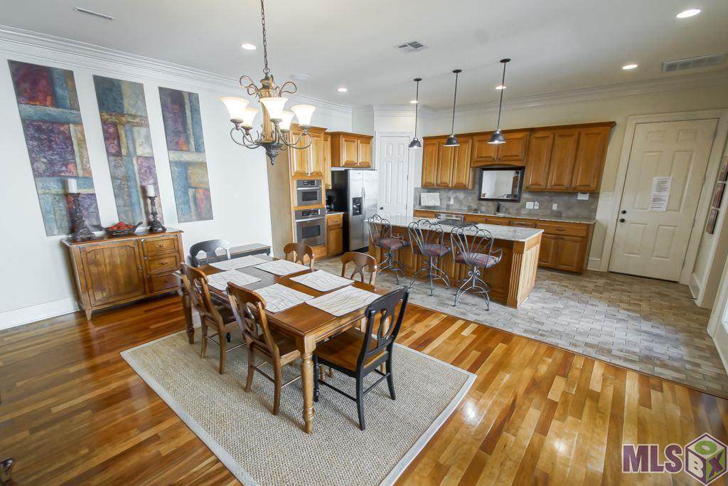 7212 Scappare Dr - Photo 1