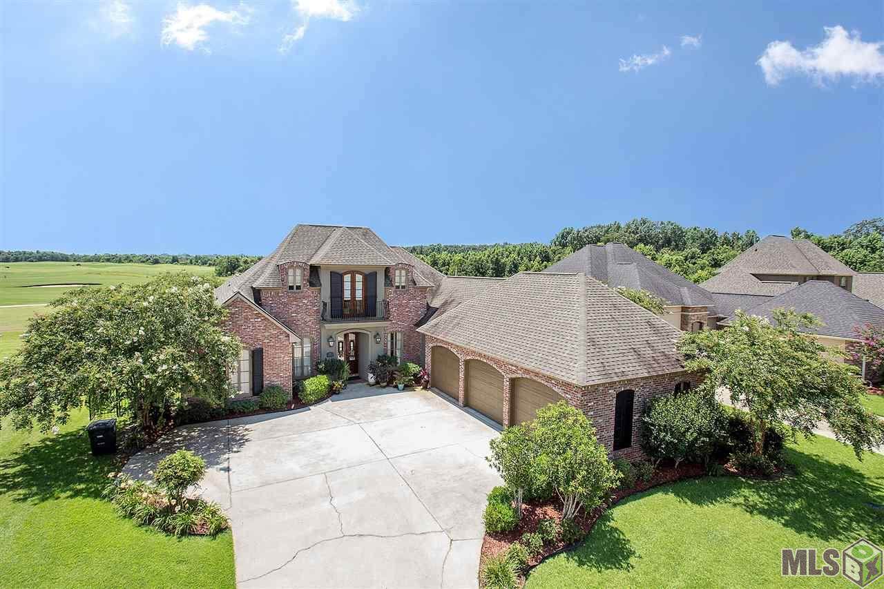 826 Fairwinds Ave - Photo 1