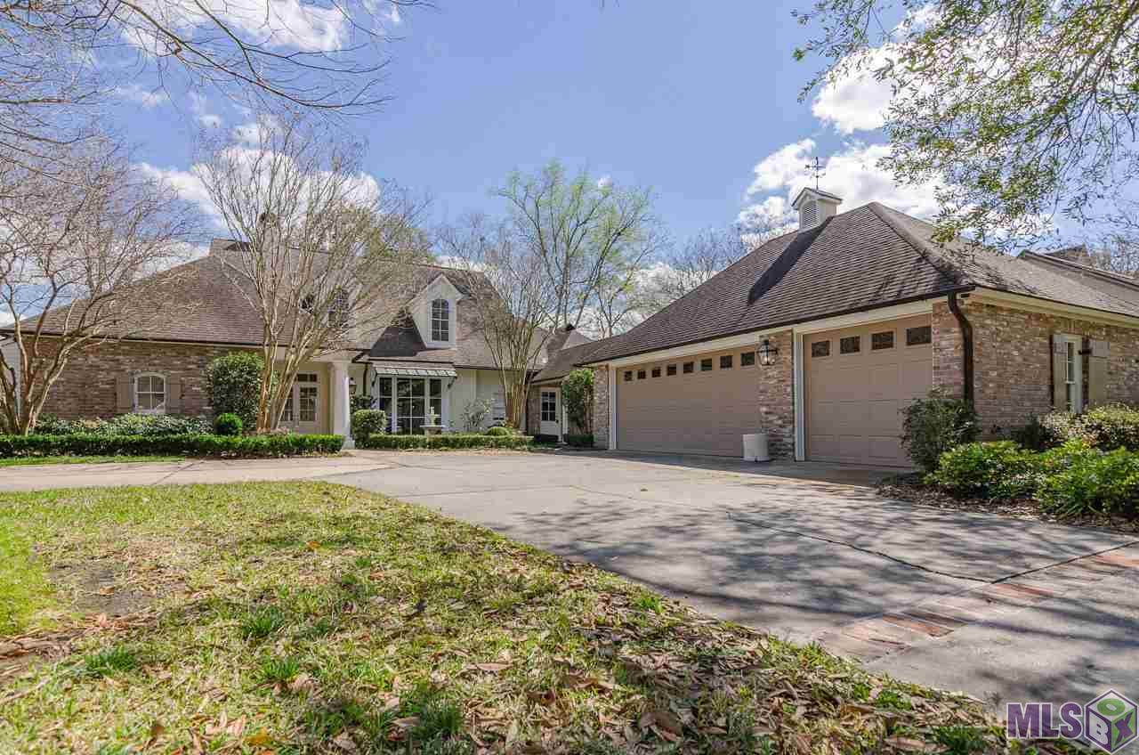 19031 Pinnacle Cir - Photo 1