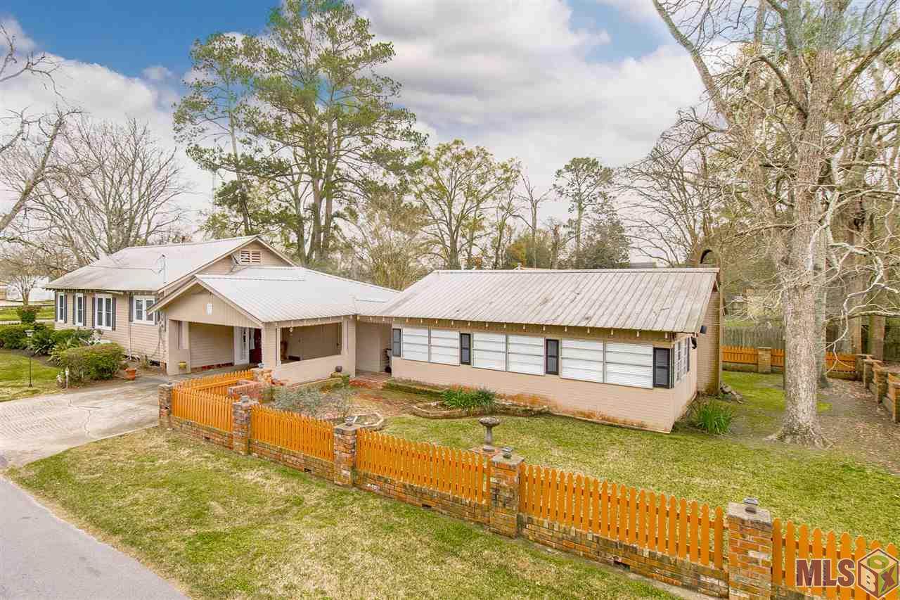 1537 Camelia Ave - Photo 1