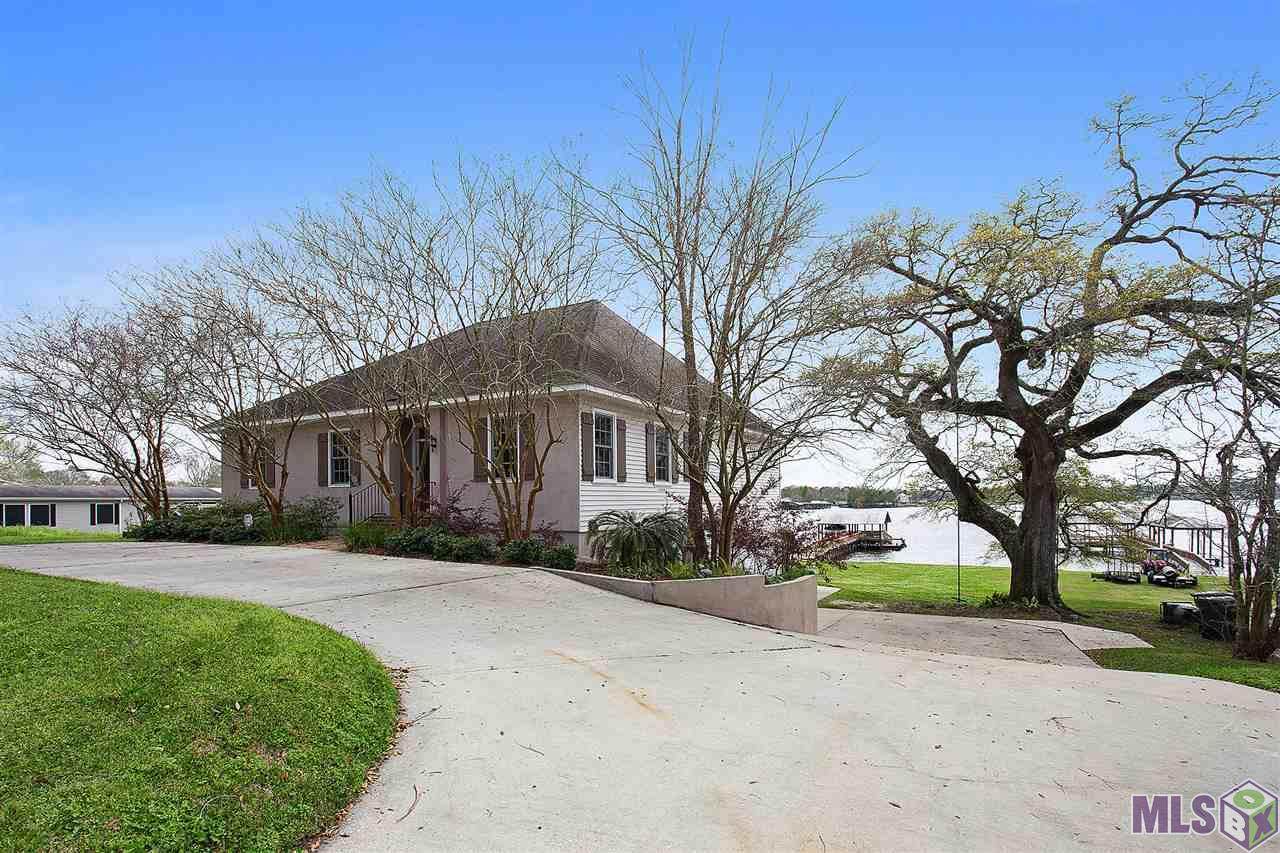 1216 Main St - Photo 1