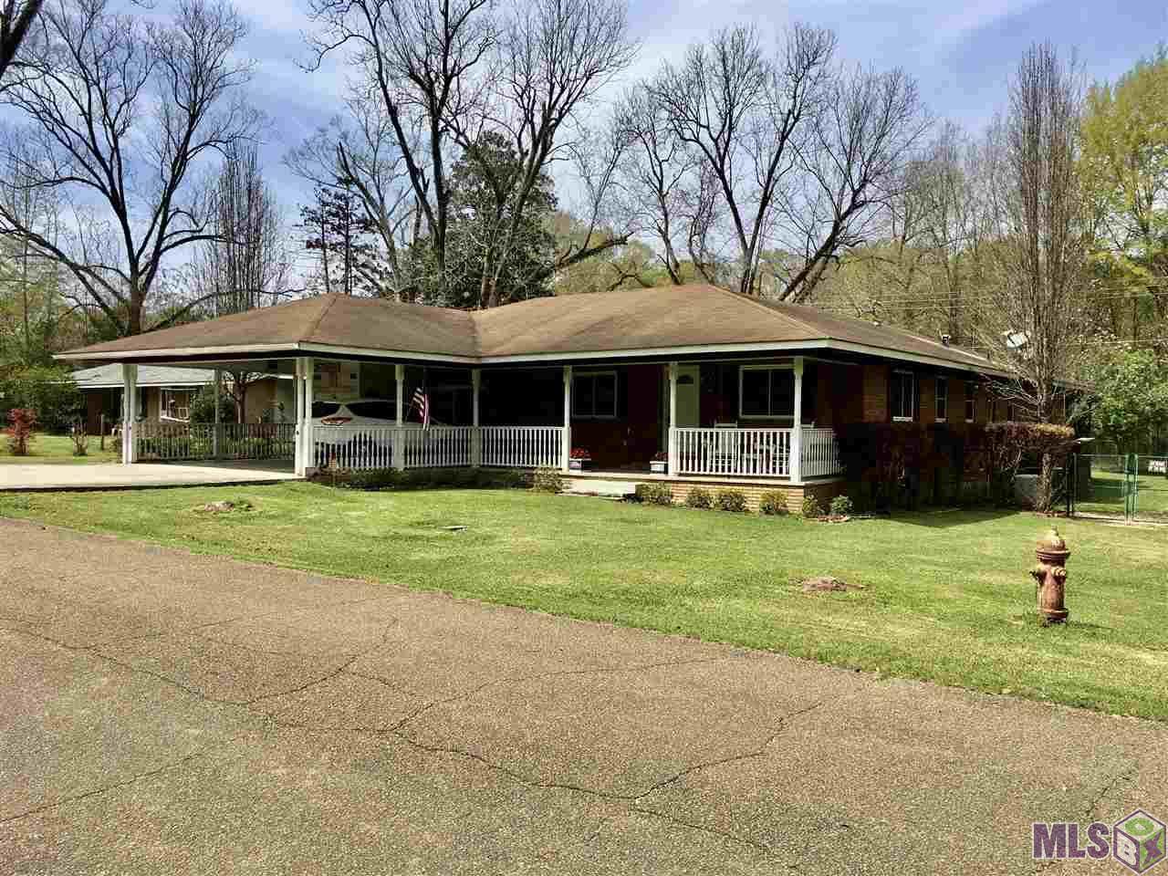 346 Pecan St - Photo 1
