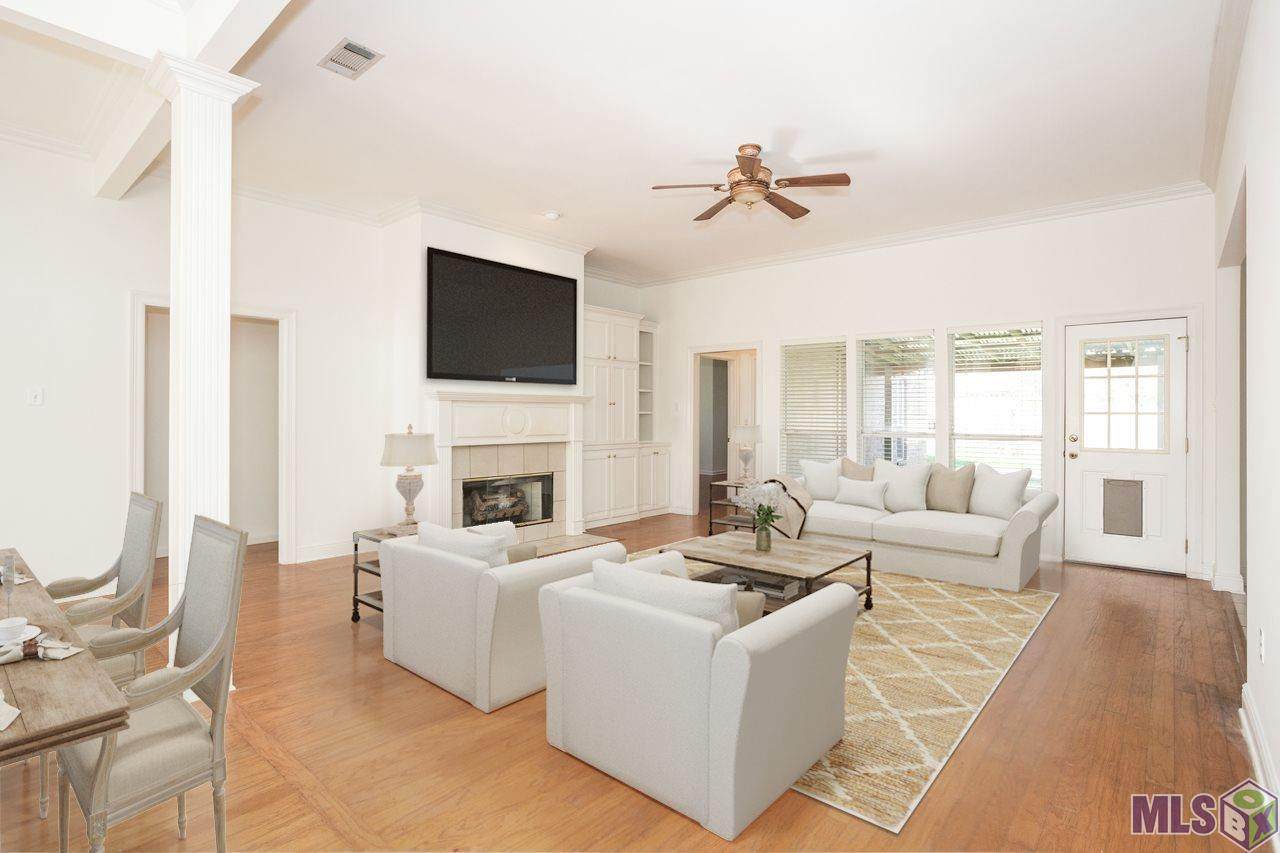 10725 Hillglen Ave - Photo 1 10725 Hillglen Ave - Photo 1