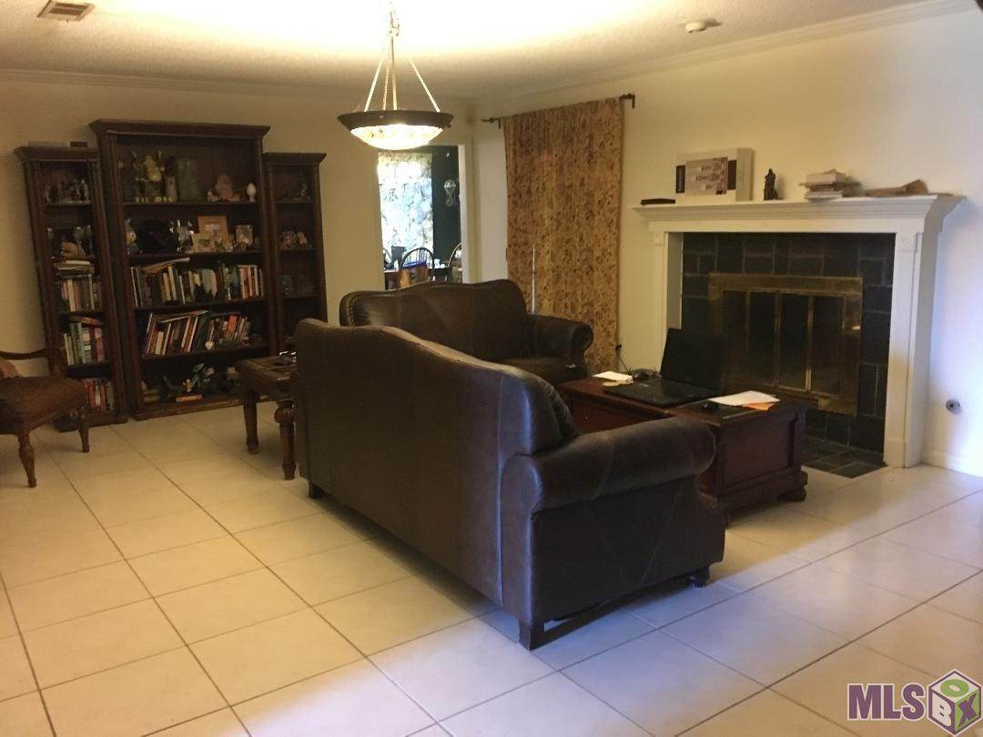 4726 Parkoaks Dr - Photo 1