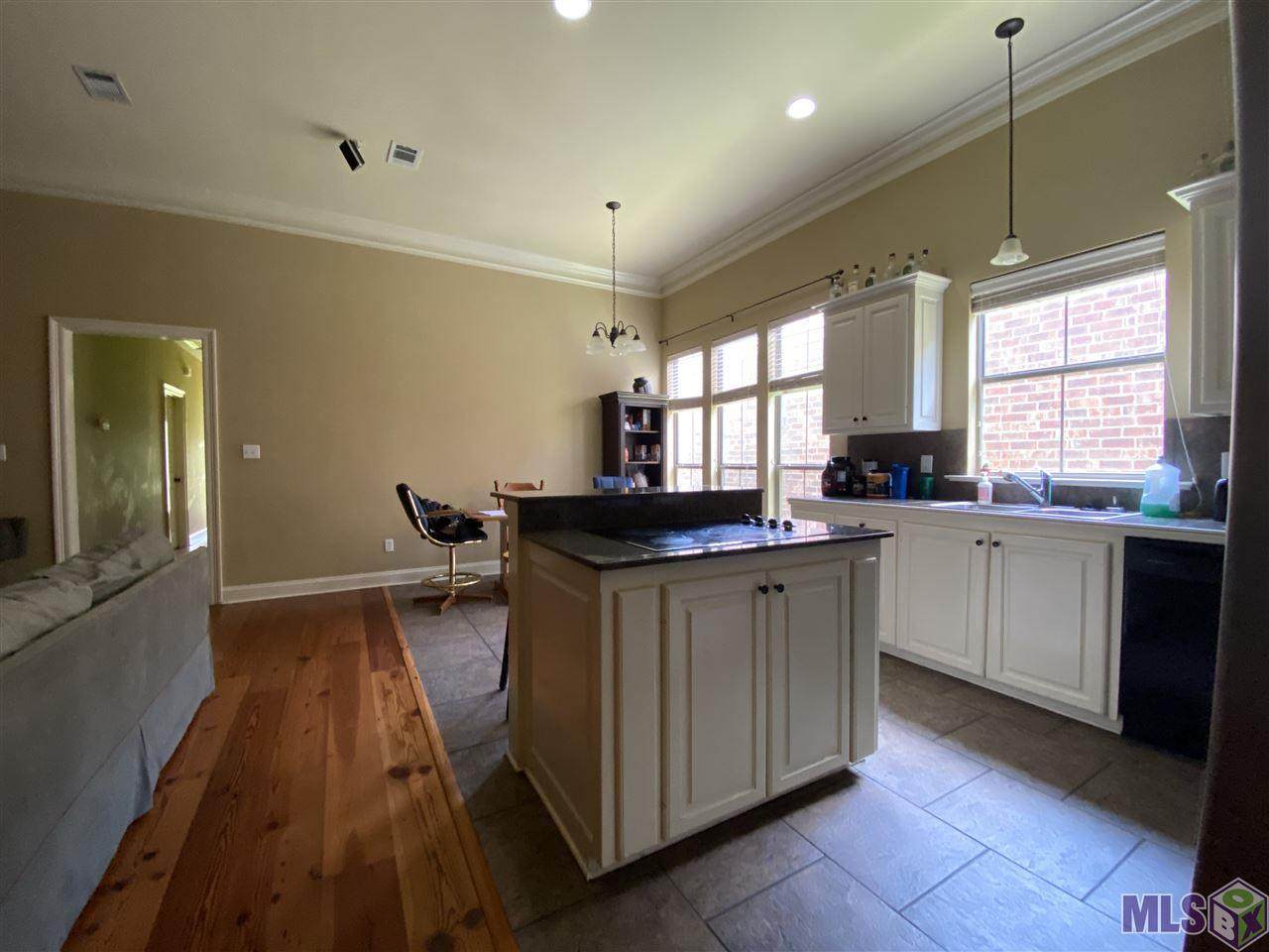 635 Summer Breeze Dr - Photo 1