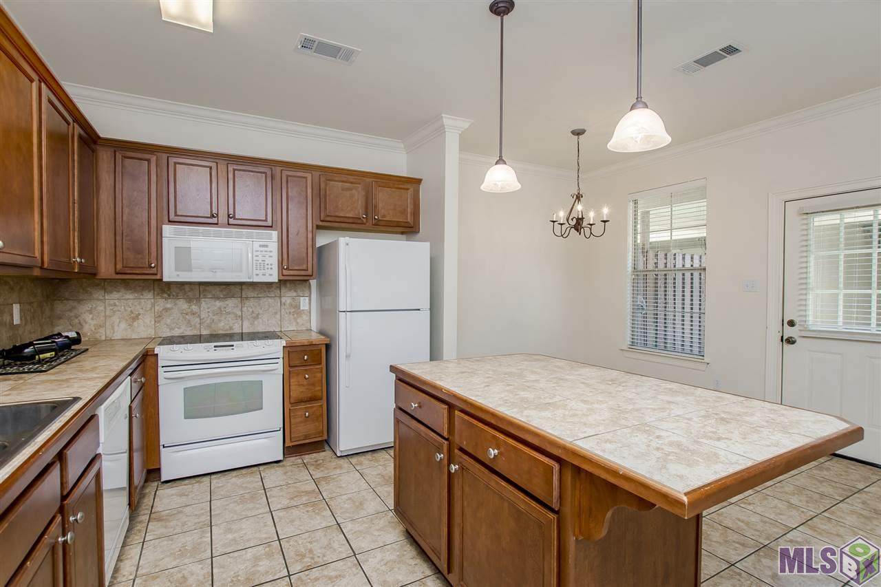 10600 Lakes Blvd - Photo 1