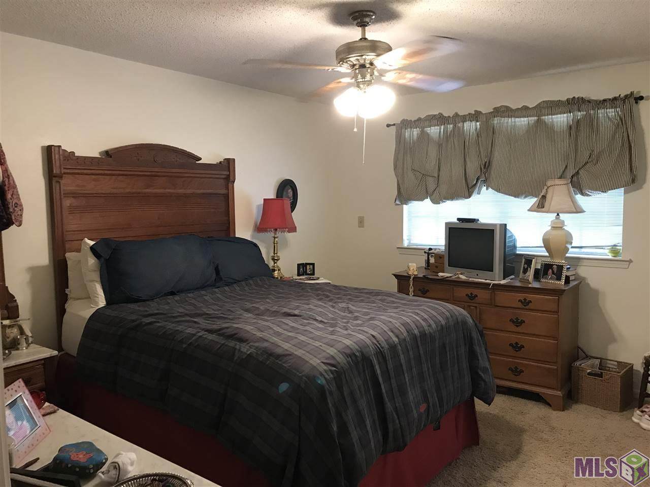 10557 Elm - Photo 1