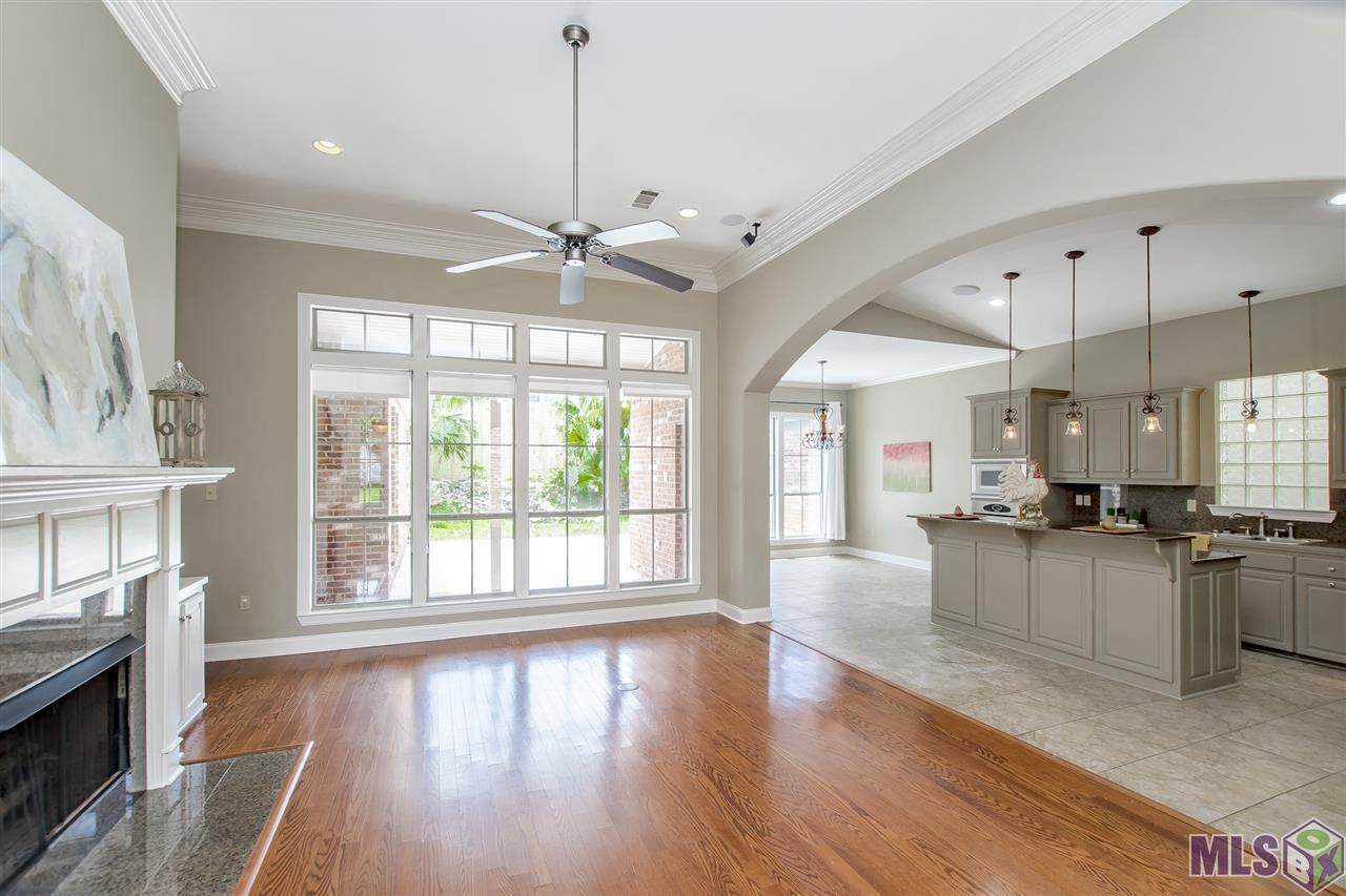 11041 Shoreline Dr - Photo 1