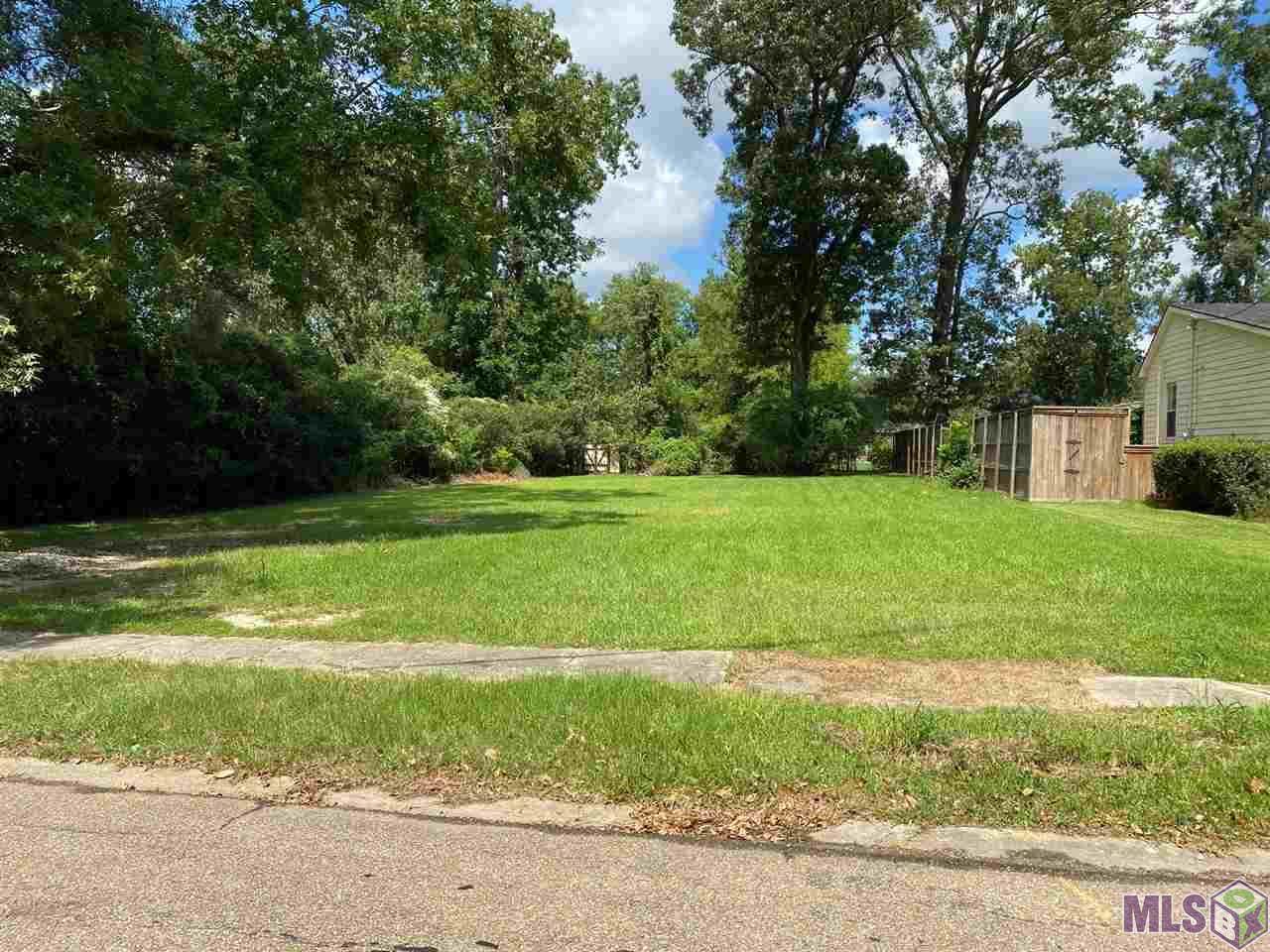 1833 Hood Ave - Photo 1
