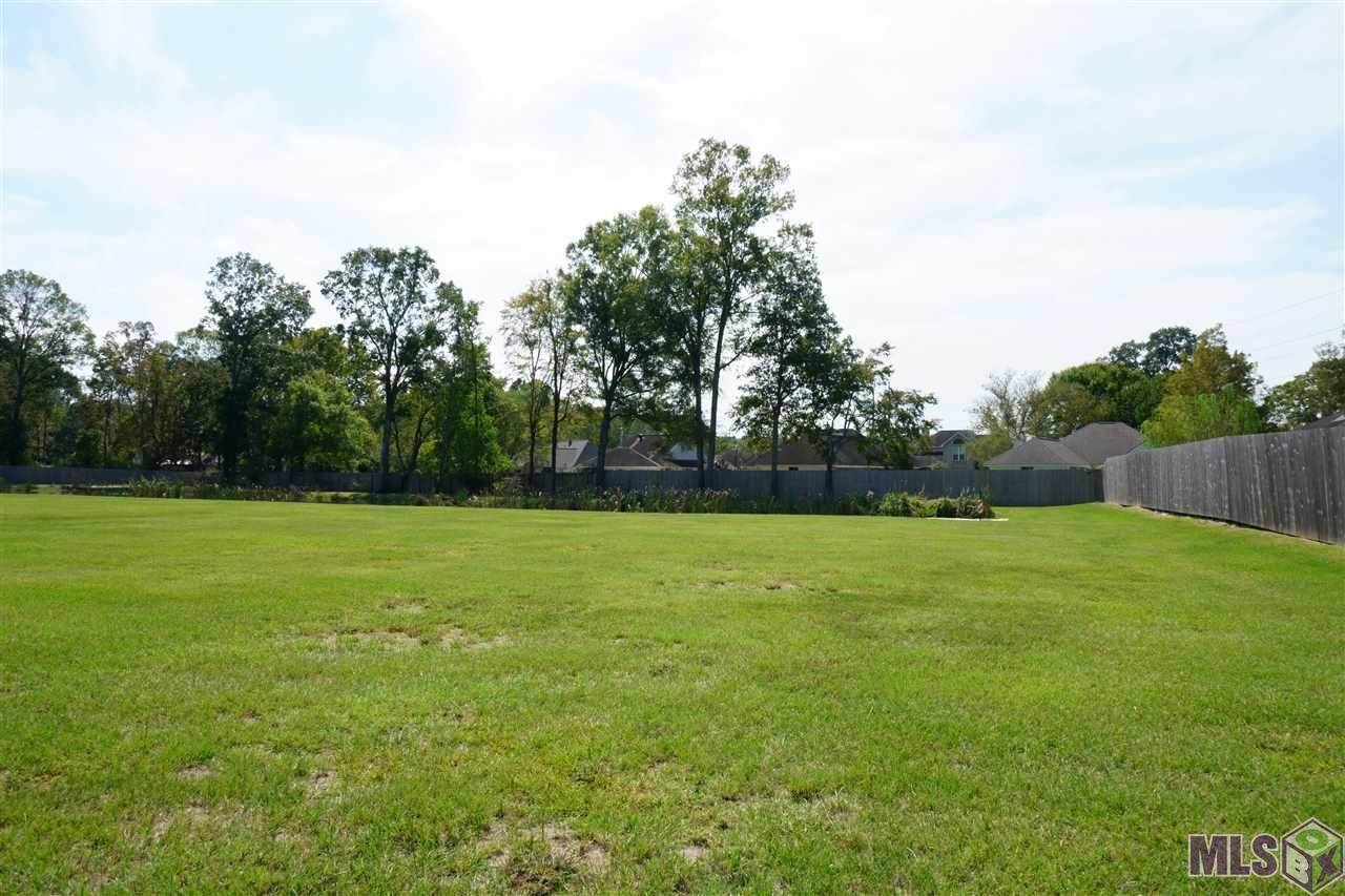 7 Lake Cove Ave - Photo 1