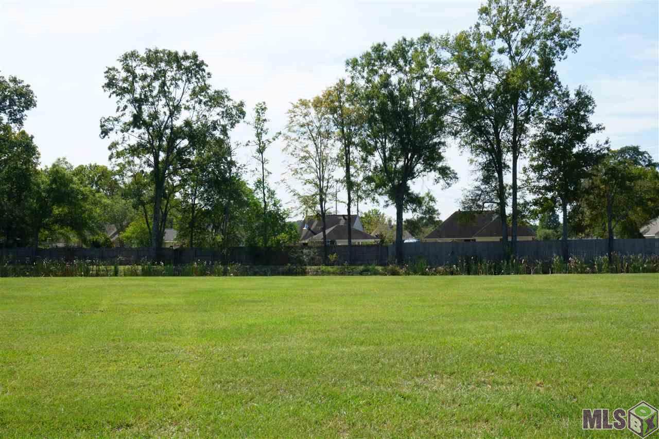 8 Lake Cove Ave - Photo 1