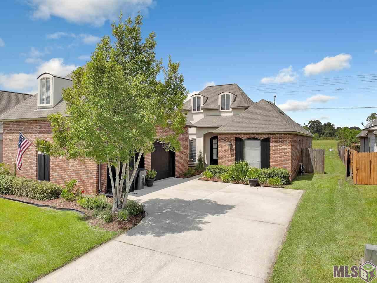 8976 Foxgate Dr - Photo 1