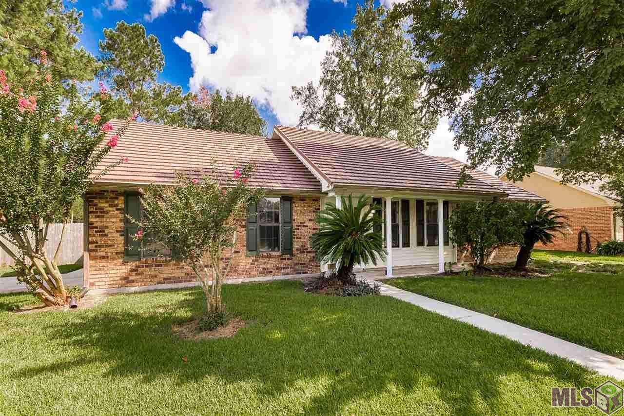 1106 Angela St - Photo 1