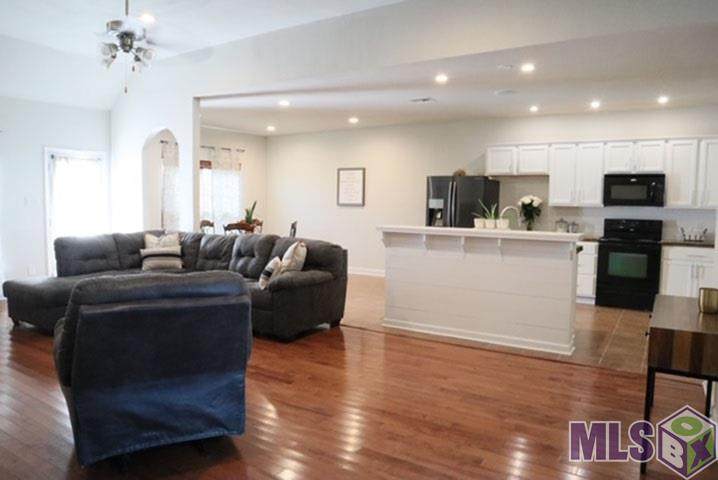 23935 Southpoint Dr - Photo 1
