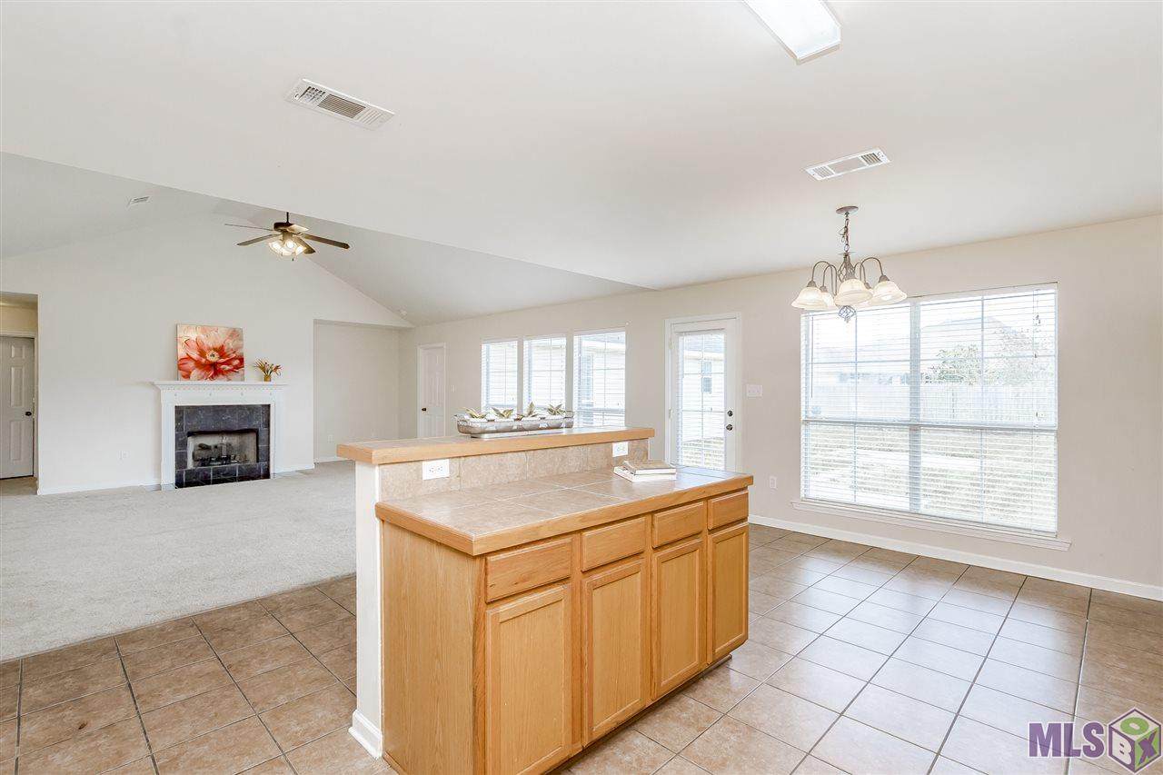 11399 Hampton Ct - Photo 1