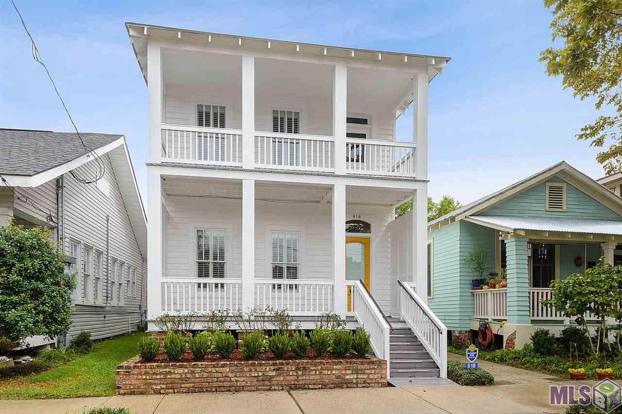 818 6TH ST - Photo 1
