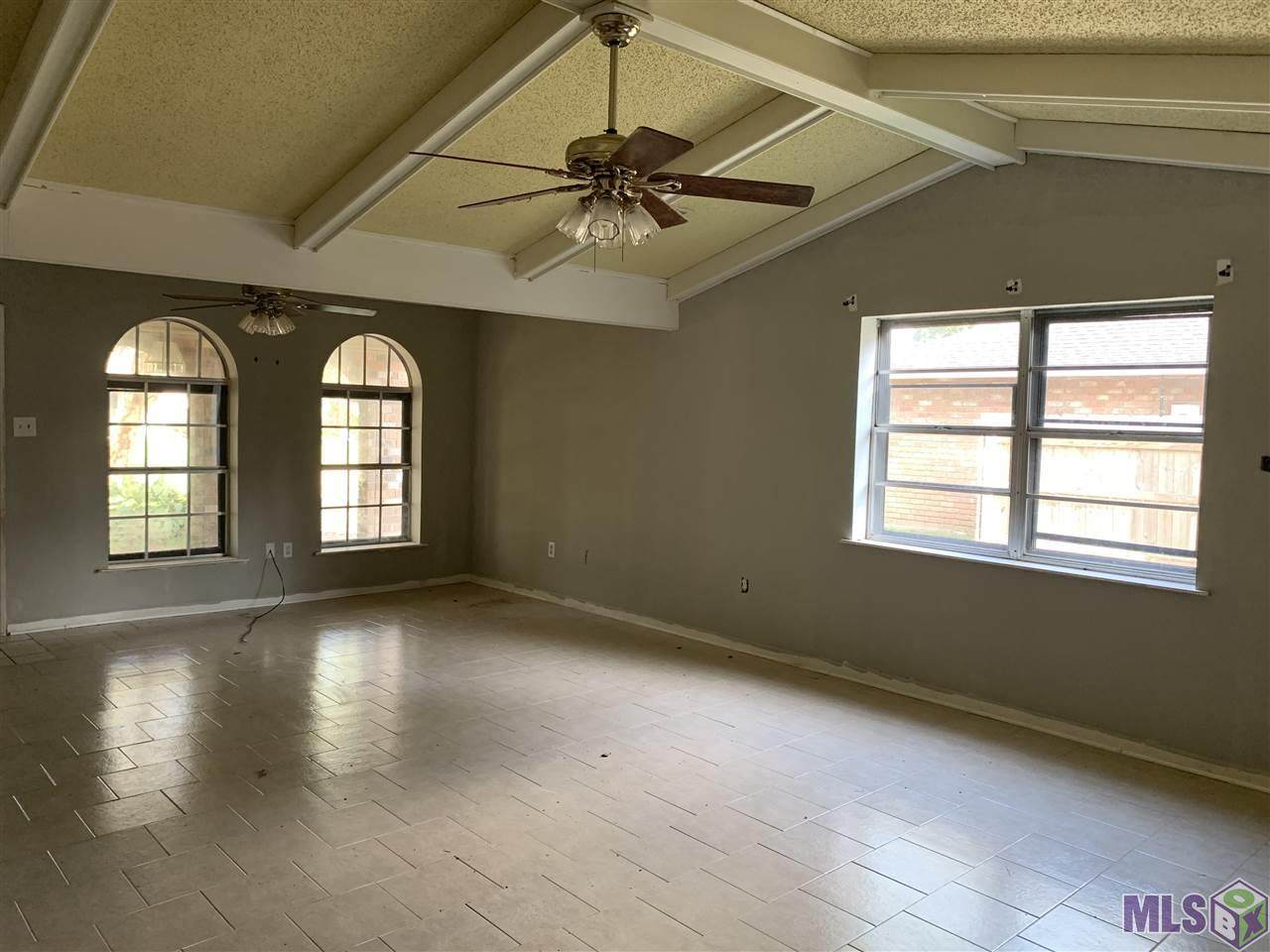 8924 Shadow Bluff Ave - Photo 1