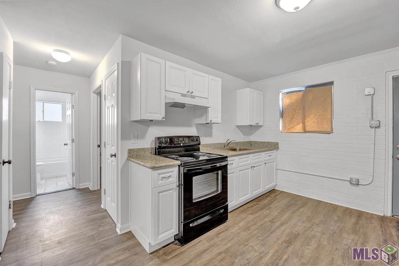 1130 Aster St - Photo 1