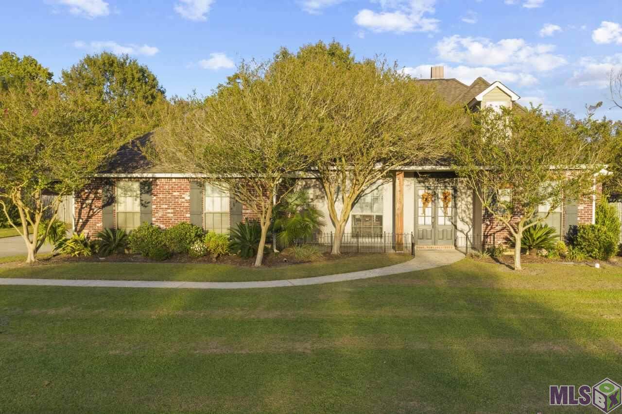 36330 Lucas Dr - Photo 1