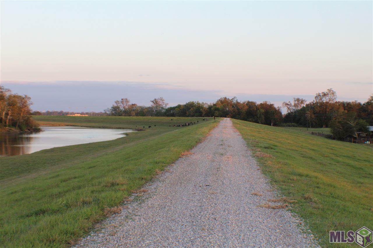 8055 Morganza Hwy - Photo 1