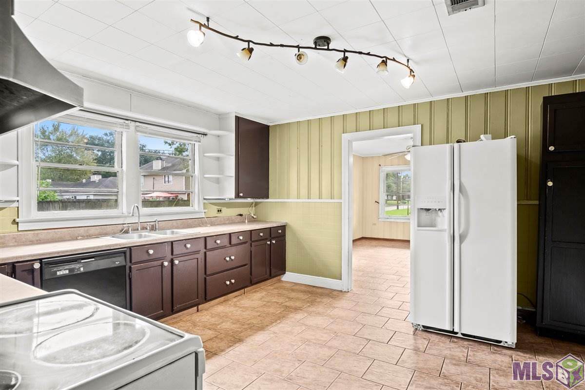 57910 Joseph St - Photo 1