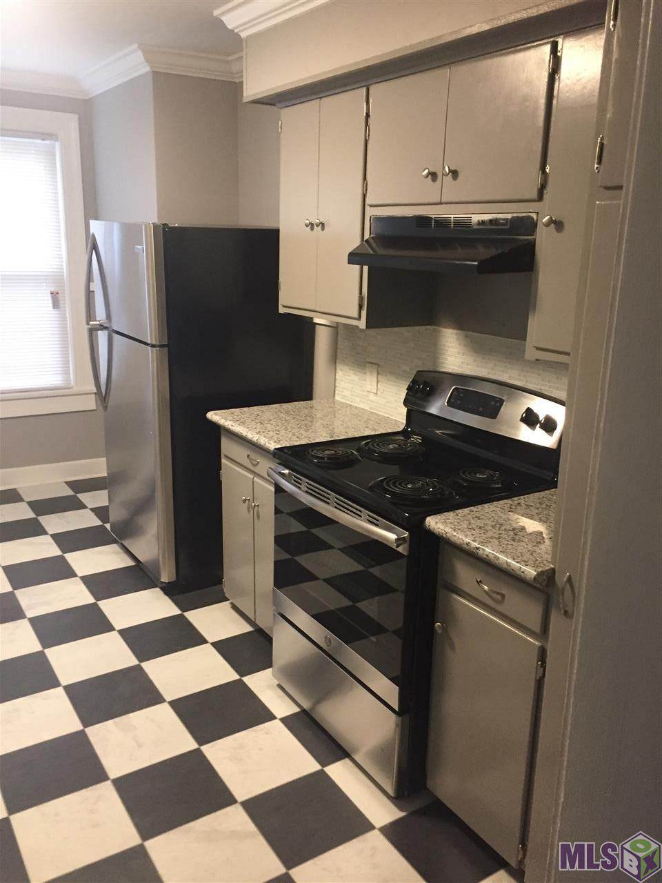 2296 Hollydale Ave - Photo 1