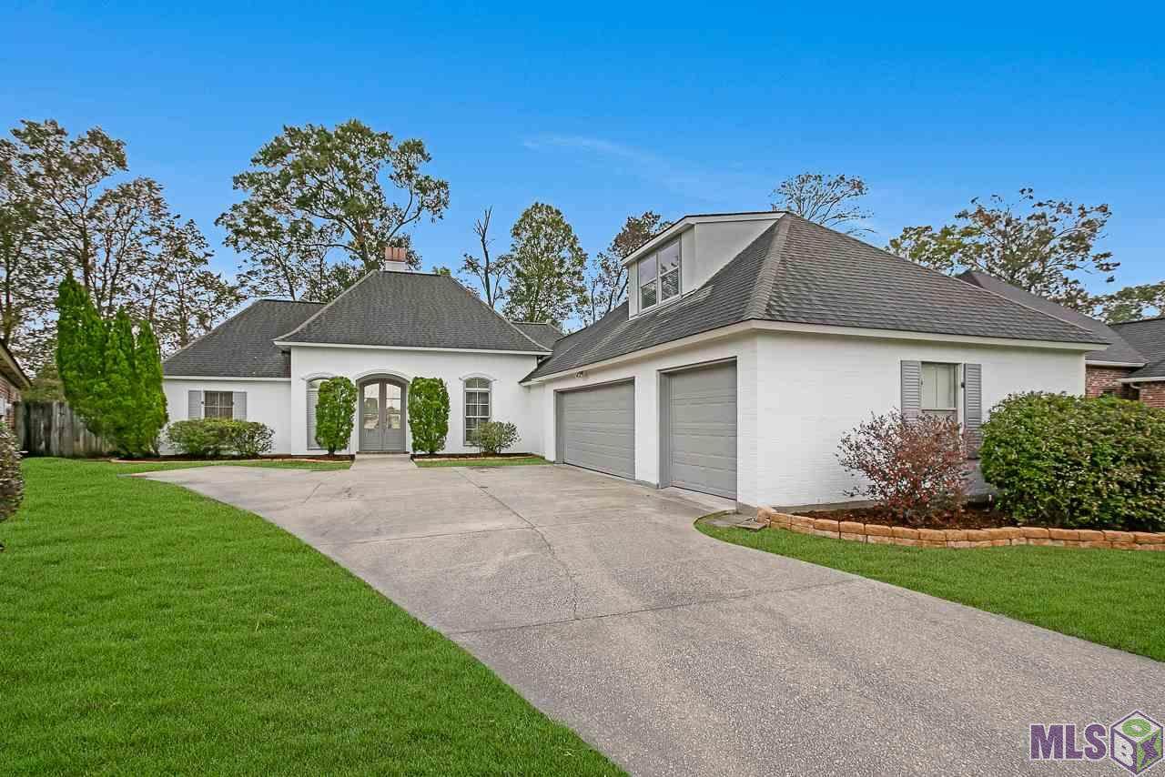 9311 Lake Forest Dr - Photo 1