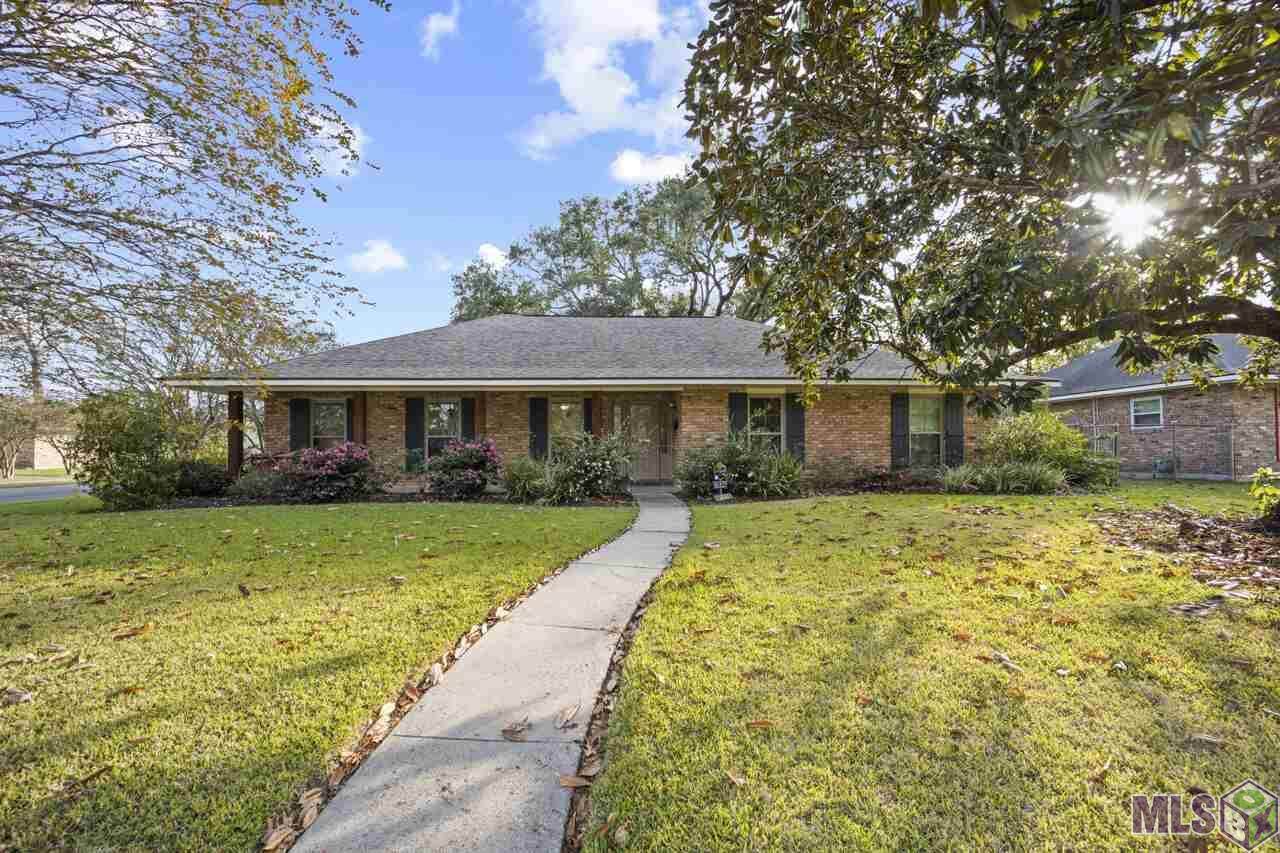 12376 Parkwood Dr - Photo 1