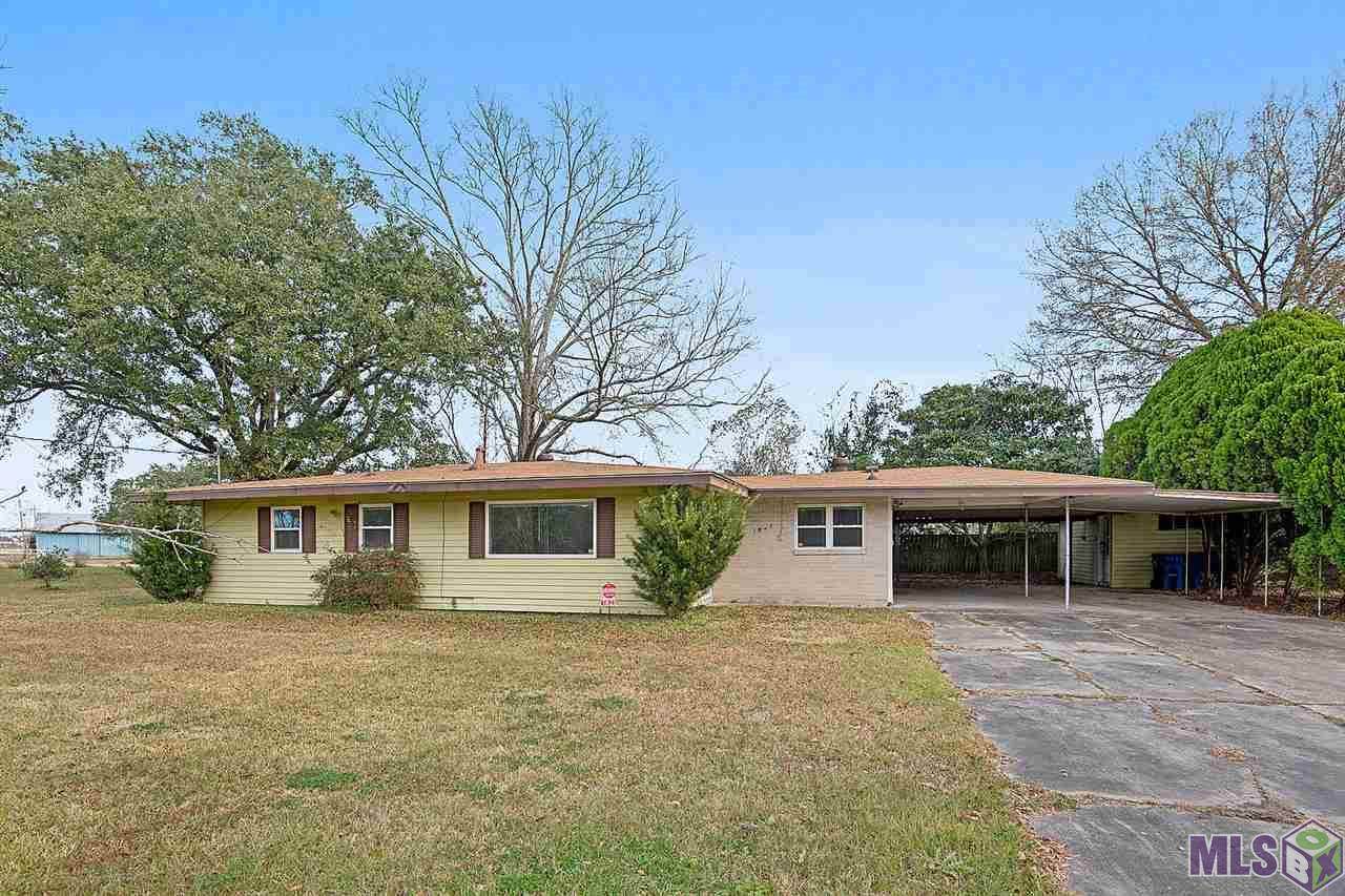 1820 Woodcrest Ave - Photo 1