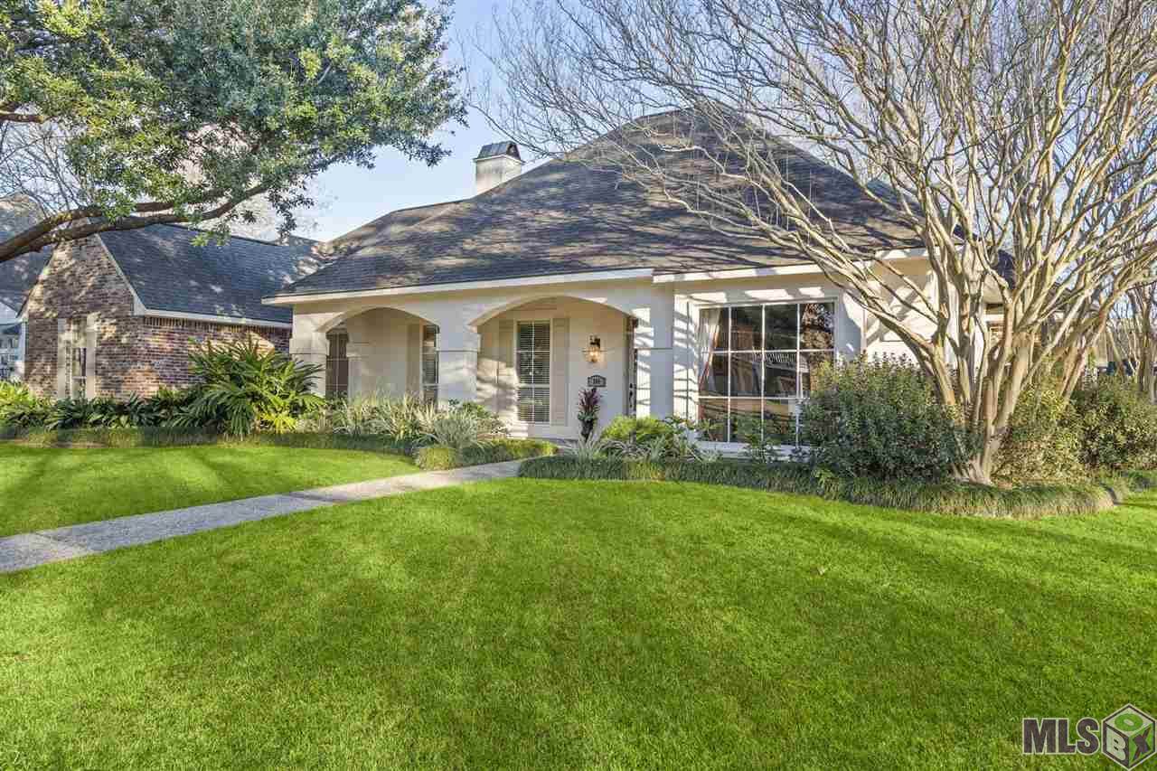 204 Woodgate Blvd - Photo 1