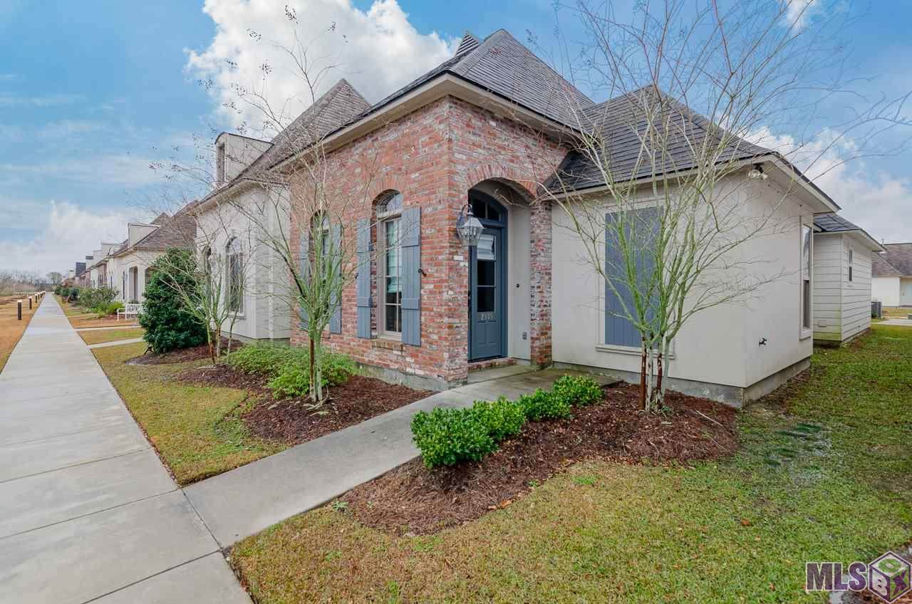 2989 Lago Ln - Photo 1