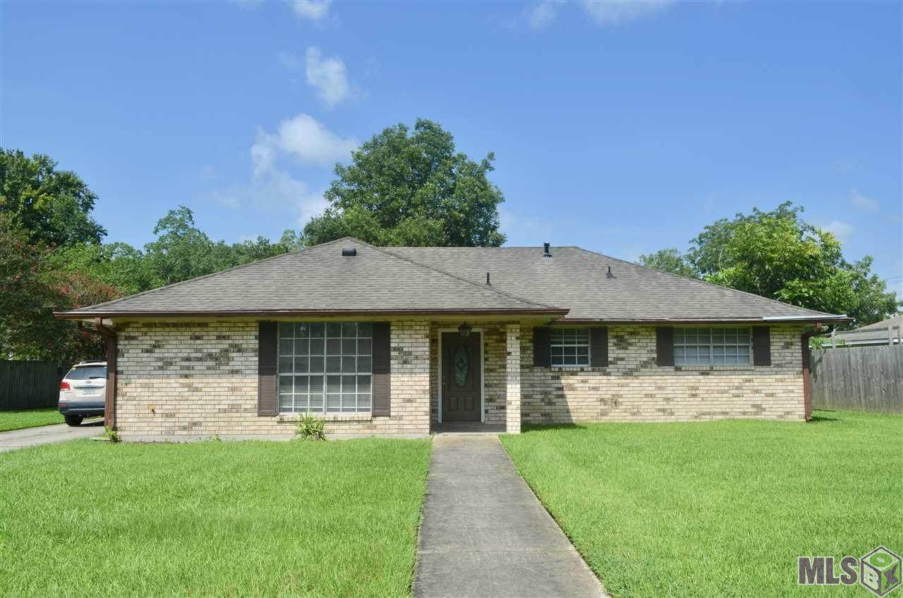 17319 Marseilles Blvd - Photo 1