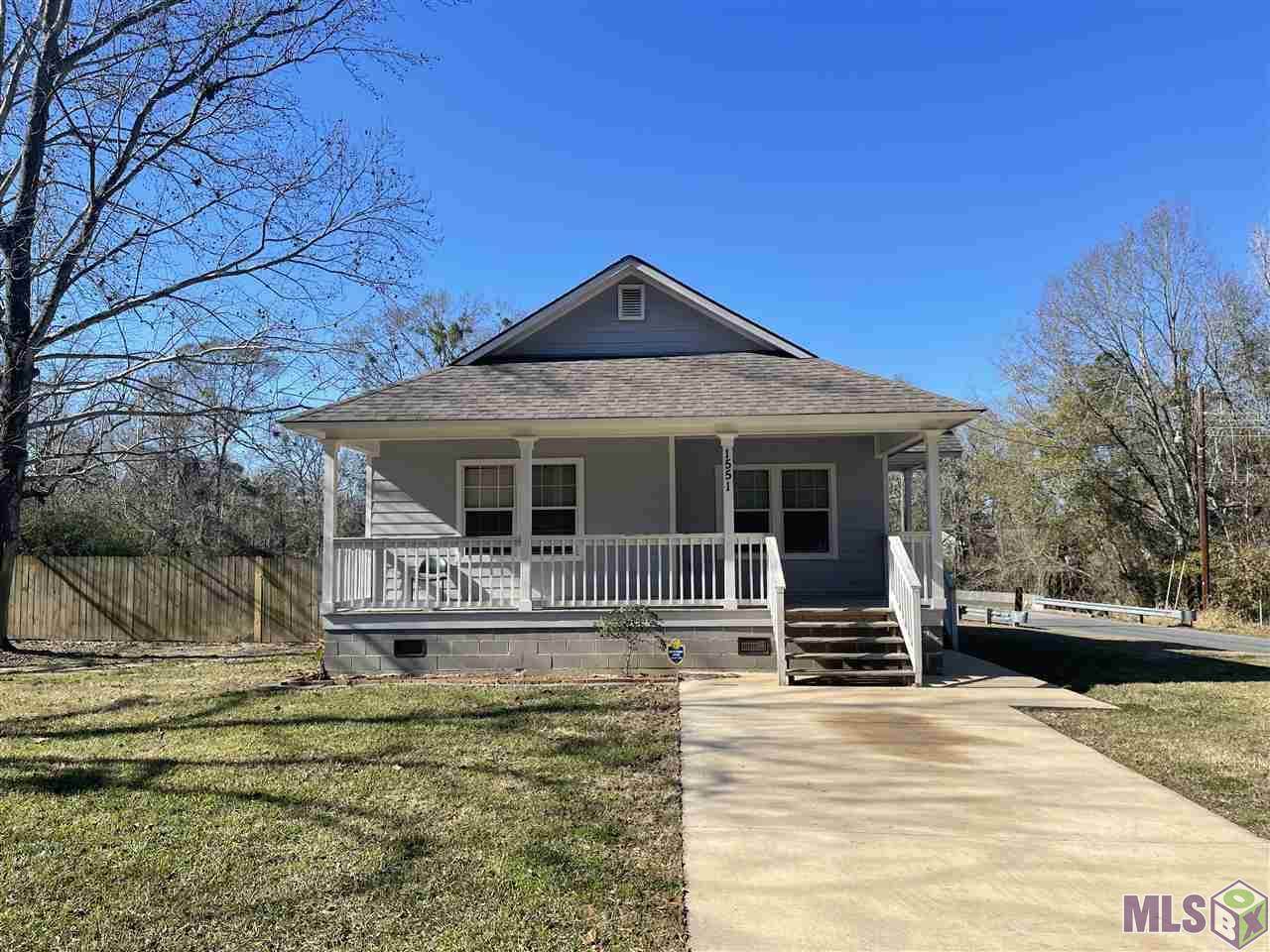1551 Parkway Dr - Photo 1