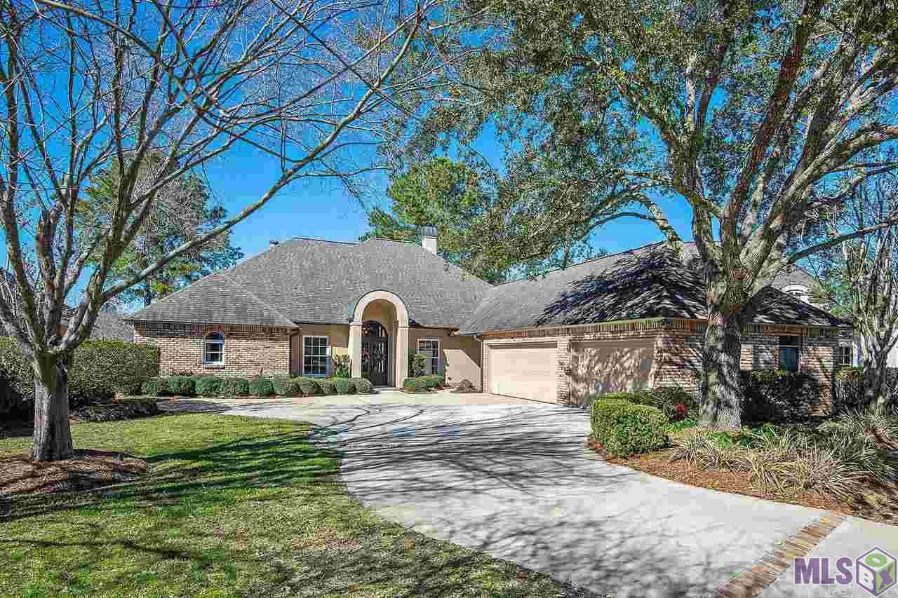 18930 Pinnacle Cir - Photo 1