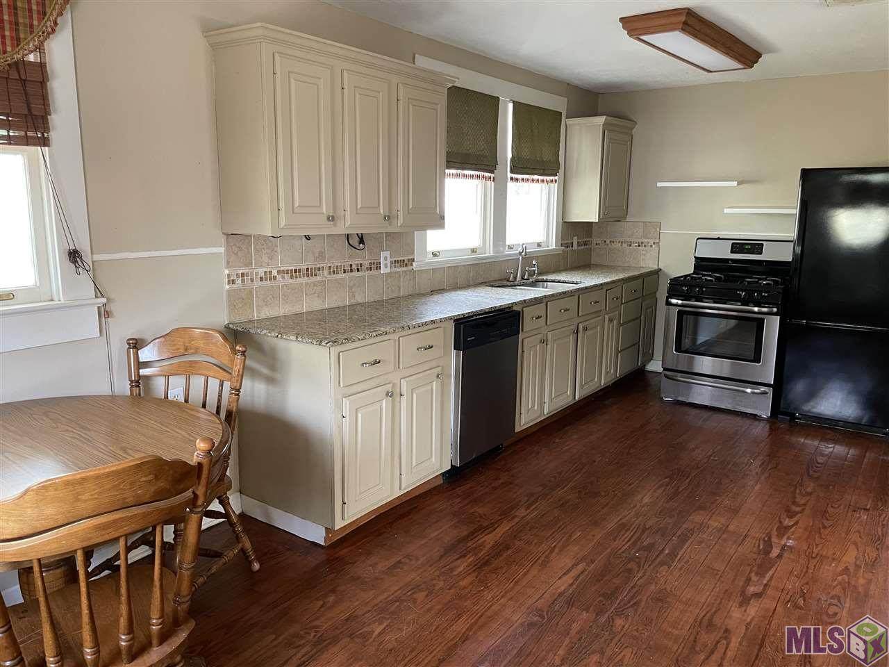 411 Lovers Lane Dr - Photo 1
