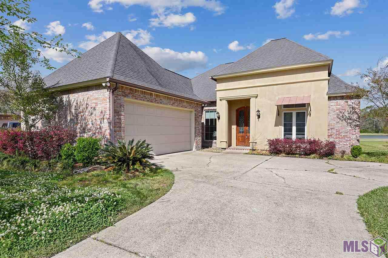835 Fairwinds Ave - Photo 1