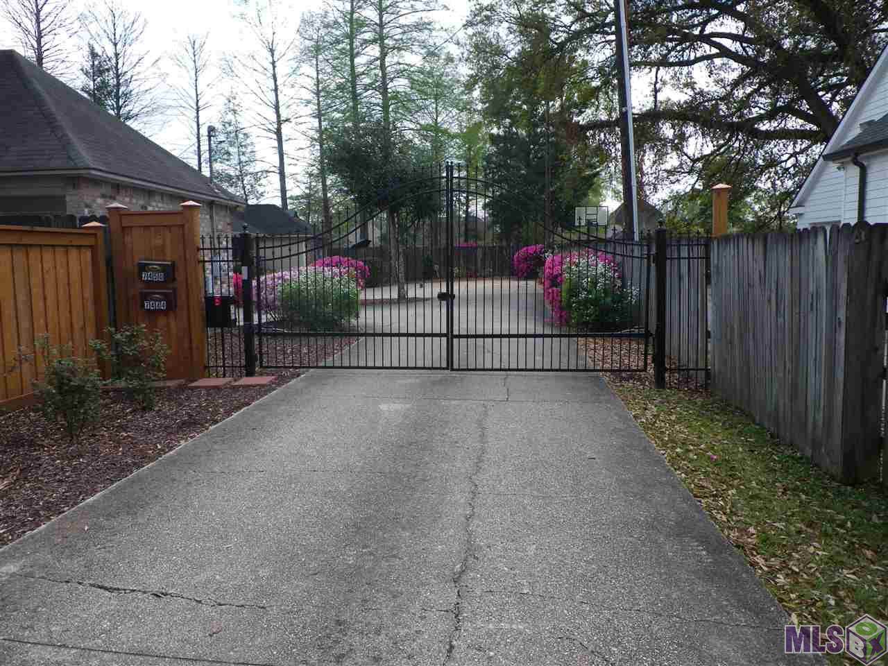 7444 Goodwood Ave - Photo 1