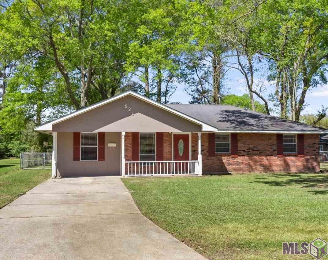 921 Bruce Dr - Photo 1