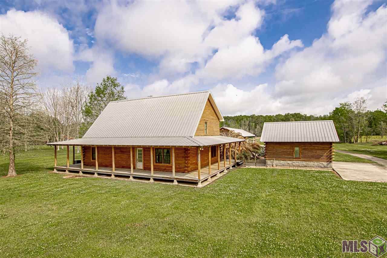 9266 Burnside Rd - Photo 1
