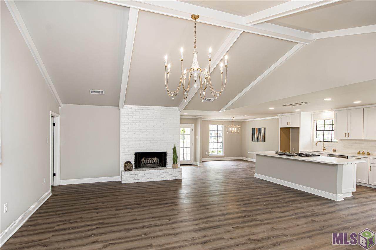 945 Oak Hills Pkwy - Photo 1