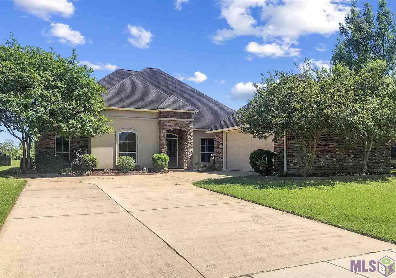 816 Fairwinds Ave - Photo 1